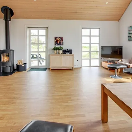 Suvi - 900m From The Sea By Interhome *